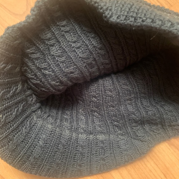 New Airwalk 2 in 1. Reversible visor knit cap - Picture 4 of 5